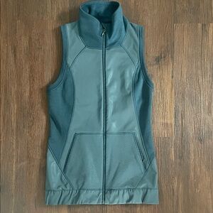 Lululemon athletic let’s get reflective Zip-Up Vest jacket